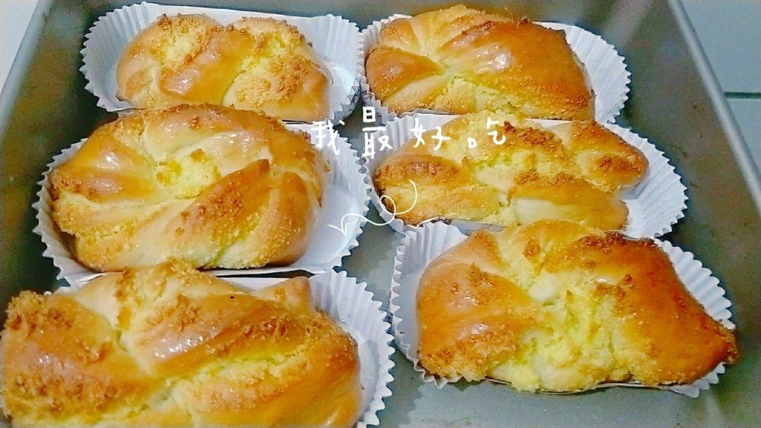 椰蓉麻花面包