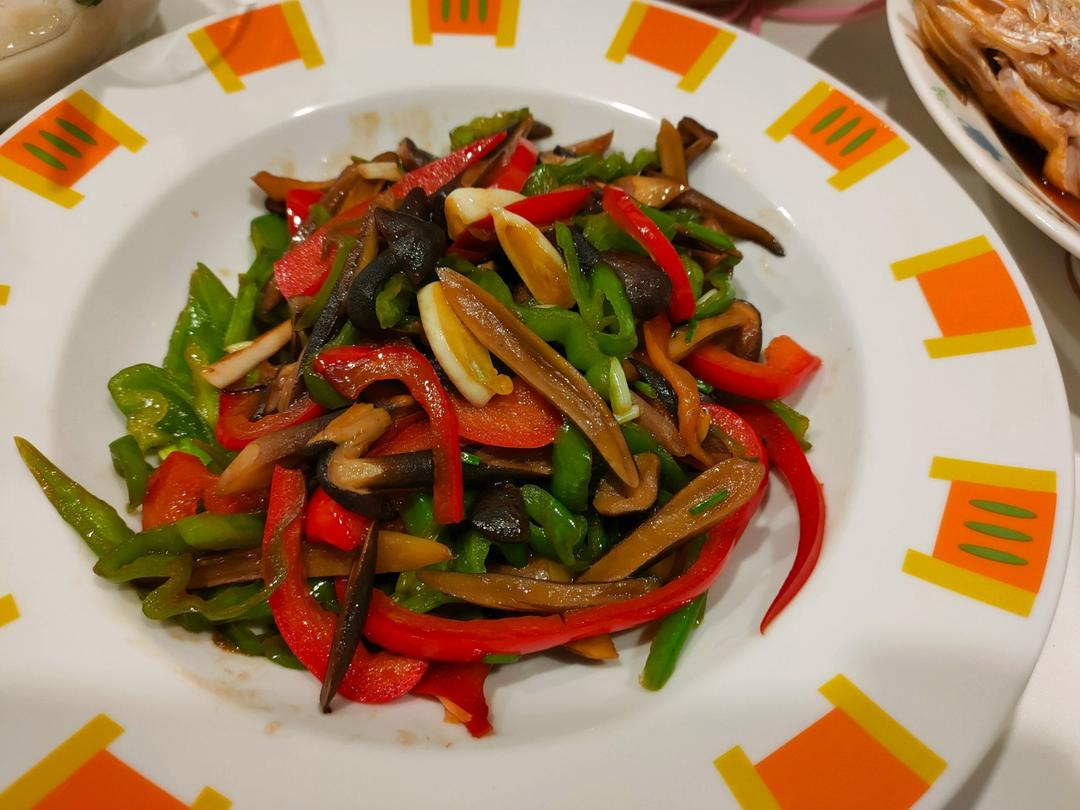 鸡枞菌炒肉丝（饭店厨师推荐的做法~）