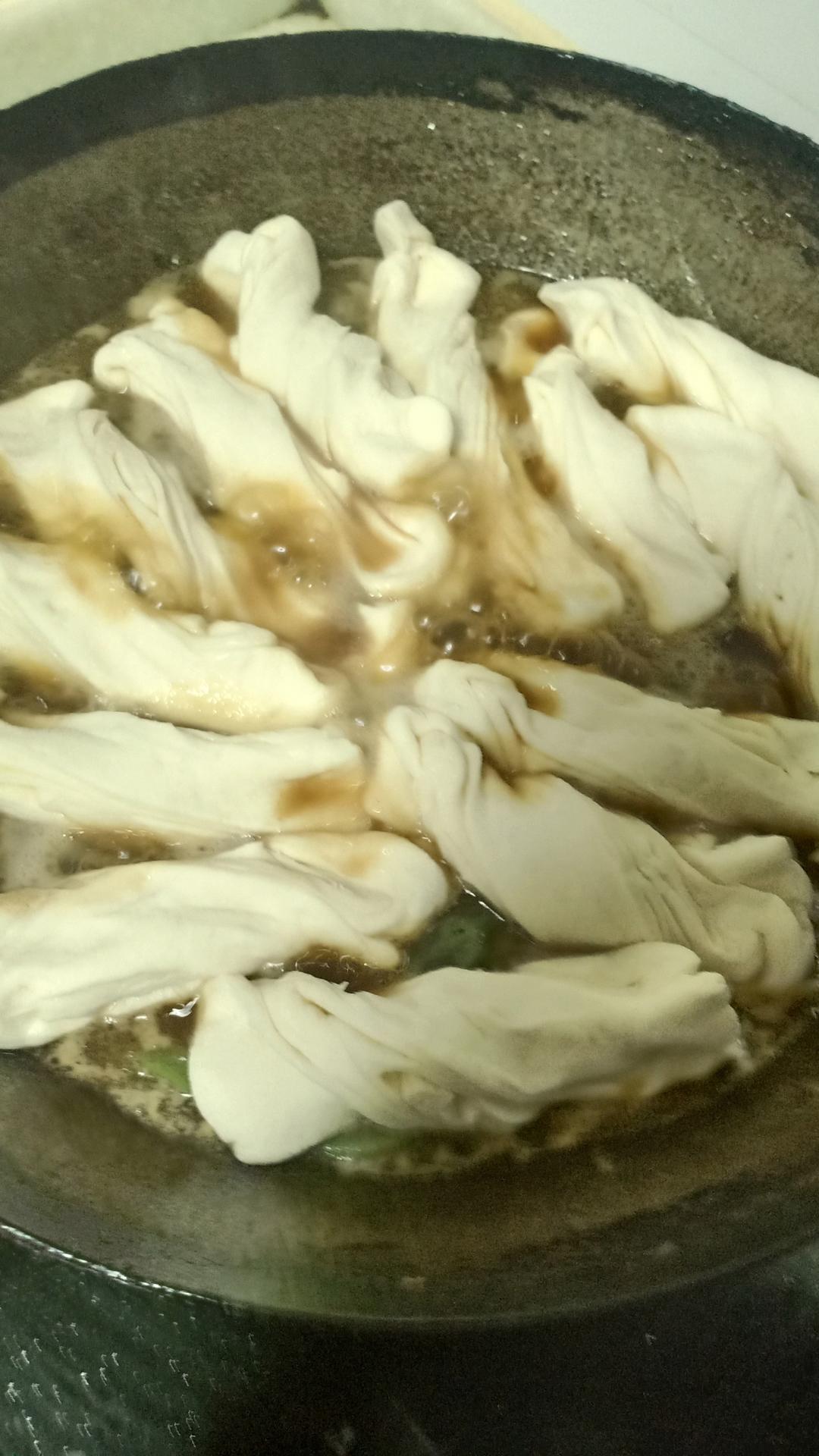 东北一锅出（焖卷子）