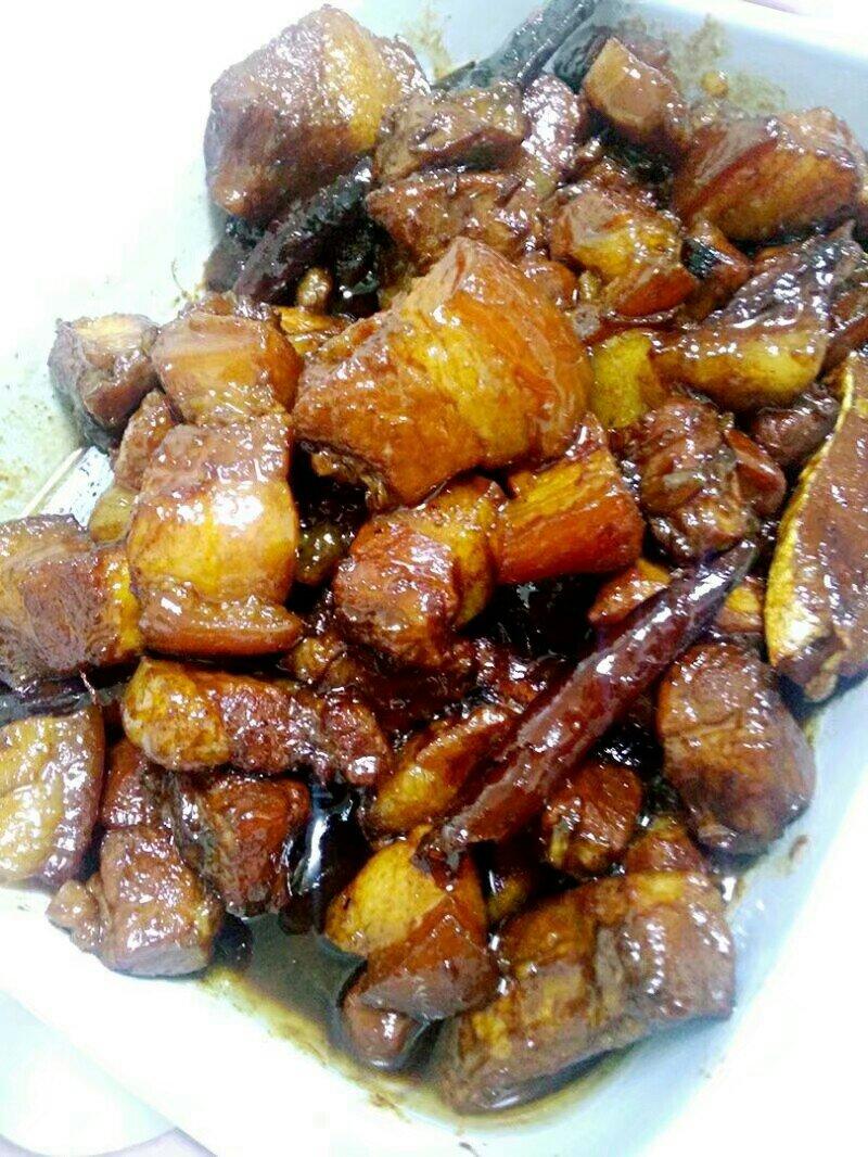 吃着碗里望着锅里的红烧肉