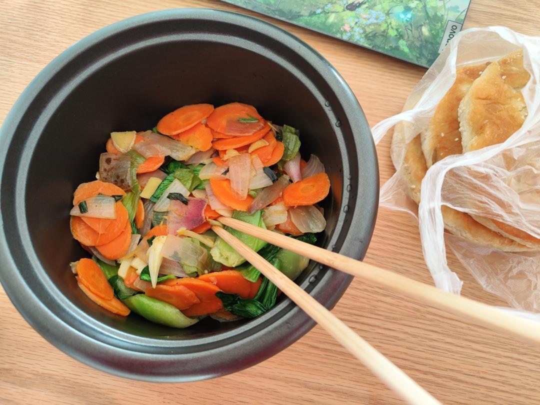 胡萝卜炒小白菜