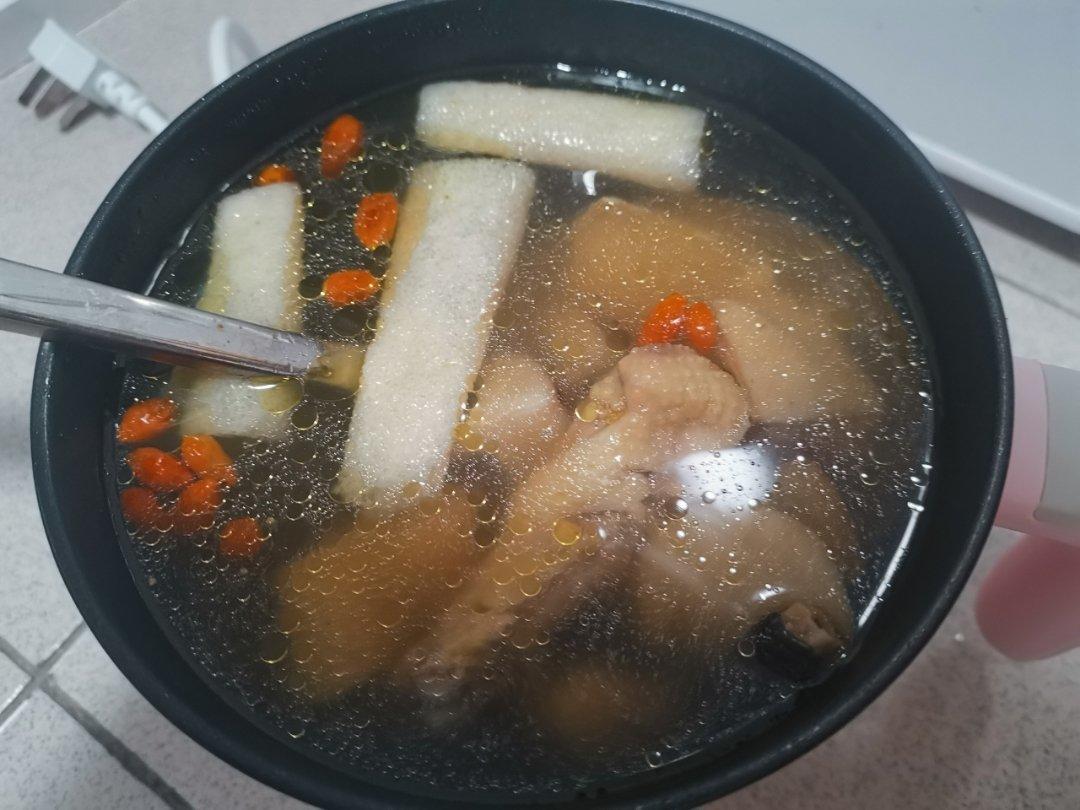 竹荪土鸡汤