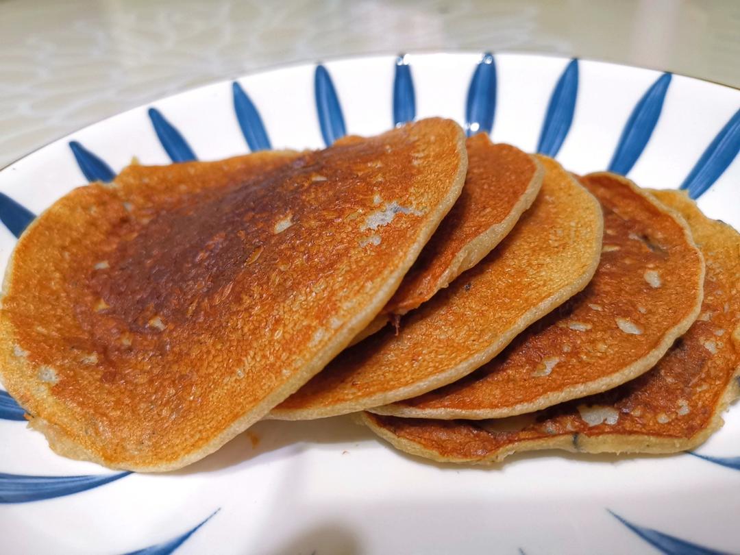 一个香蕉   两个鸡蛋  这么做全家老少都爱吃 软糯香甜的香蕉鸡蛋饼  附细节视频