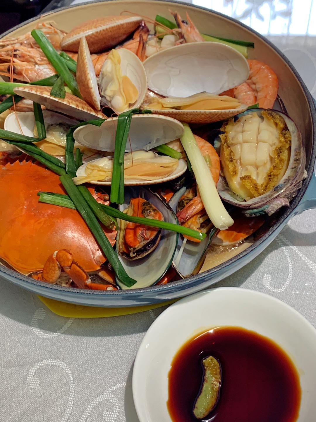 无水焖海鲜的做法