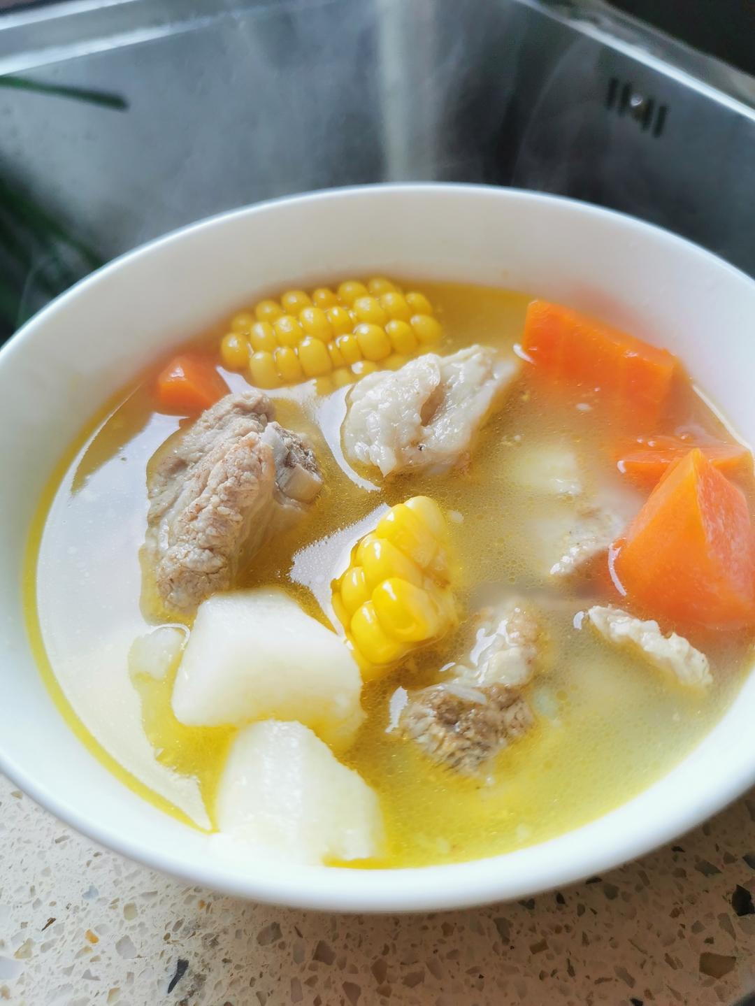 连吃三碗的玉米山药排骨汤