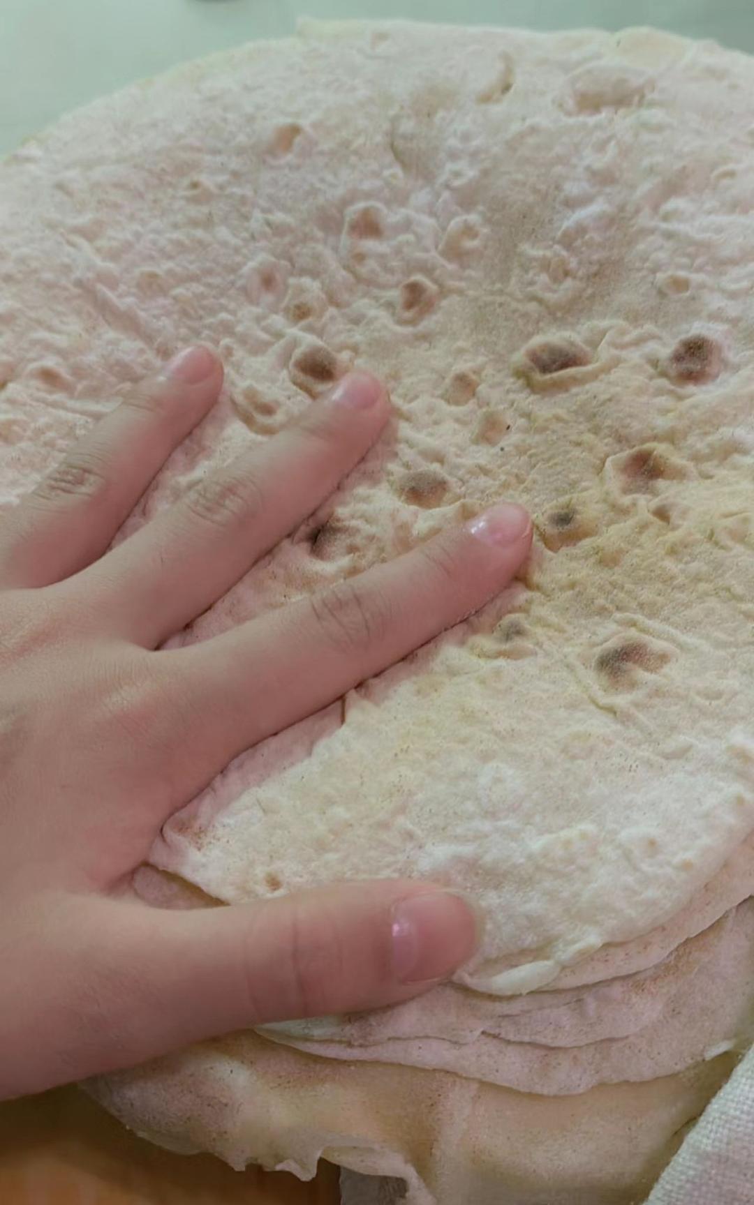 蘸 第二天也柔软的卷饼皮 烙馍