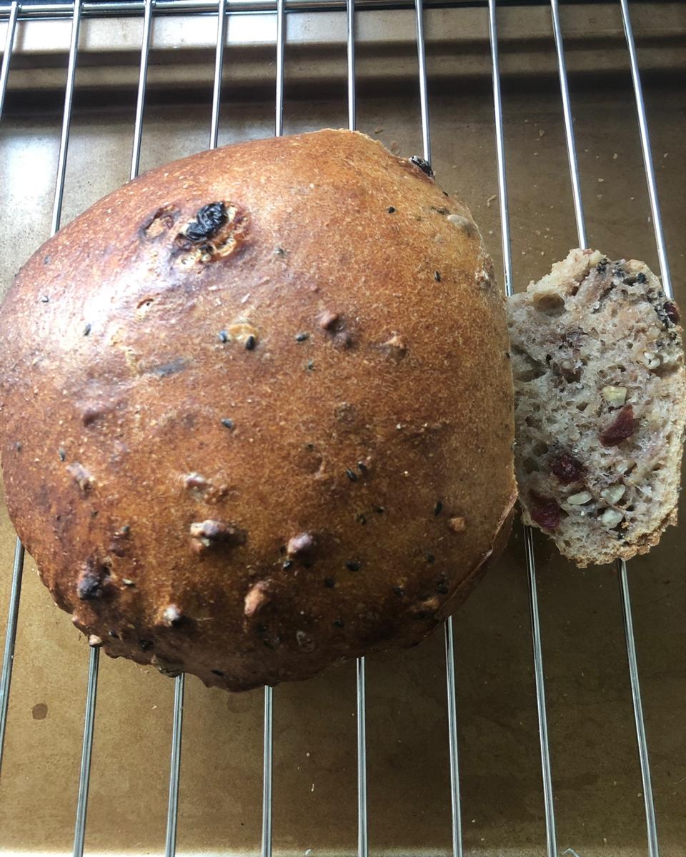 轻石磨全麦乡村面包（铸铁锅）