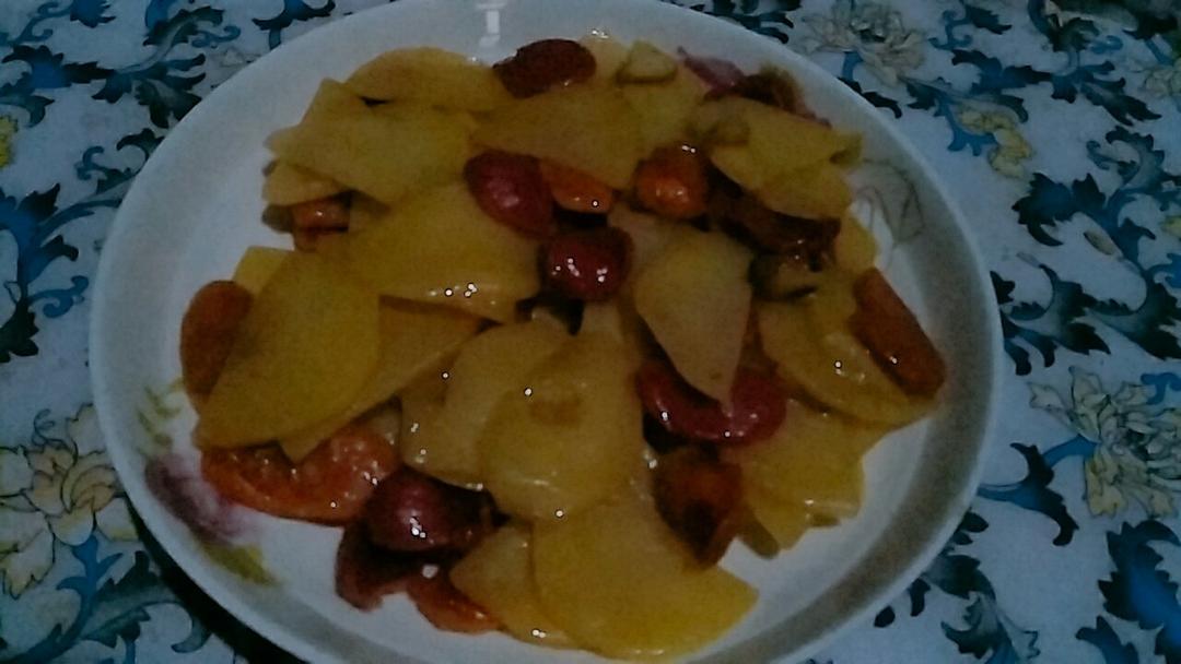 土豆片炒香肠