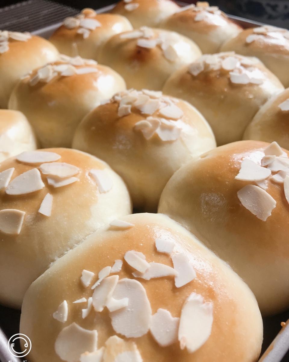 鲜奶油小餐包（一次发酵）