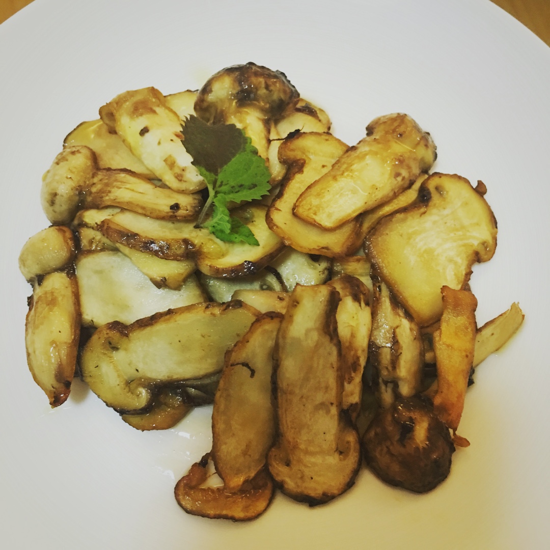 黄油煎松茸