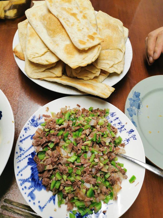 香酥夹肉火烧（河间驴肉火烧）