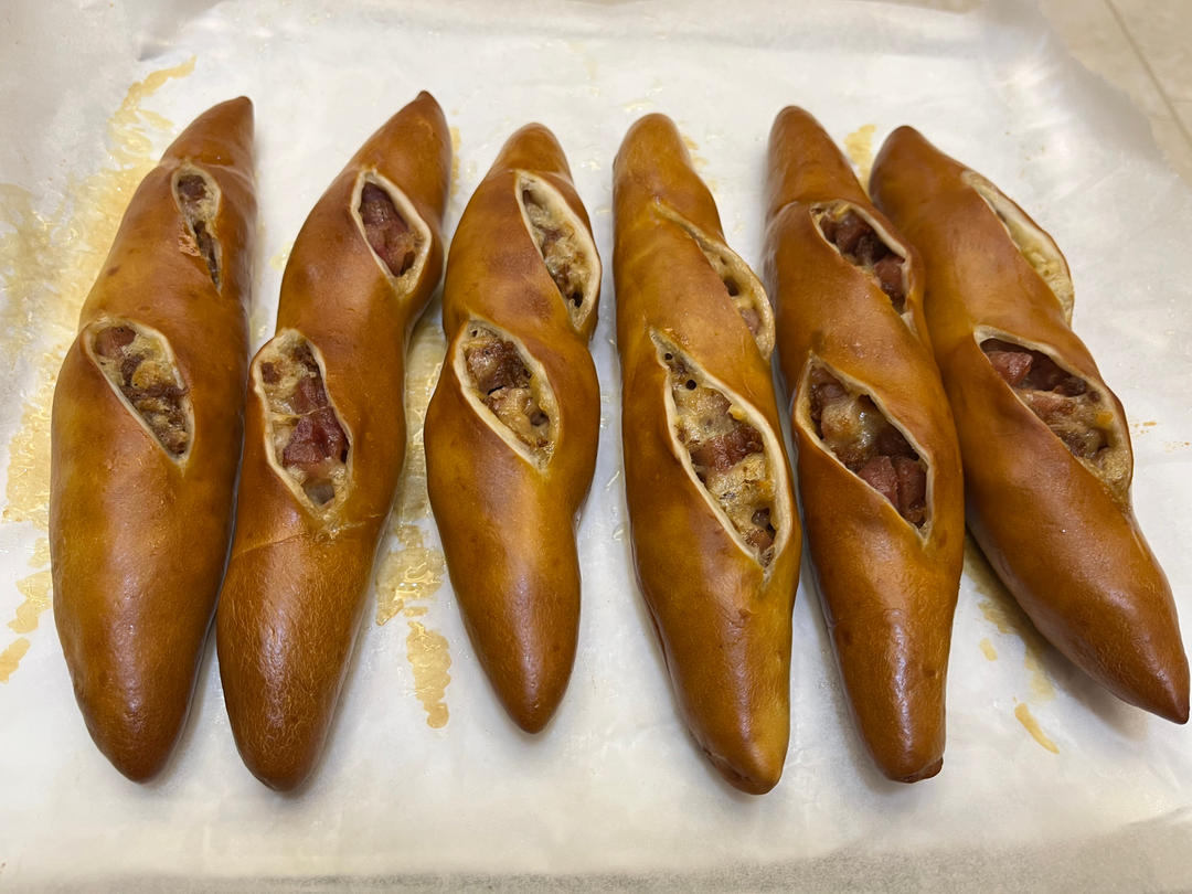 德式香肠芝士碱水棒🥖肉食党的本命面包