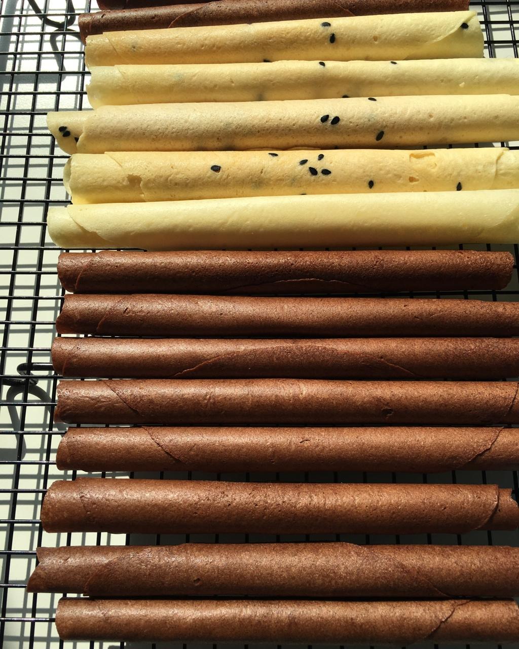 奶香芝麻蛋卷（是香香脆脆的那种喔~）