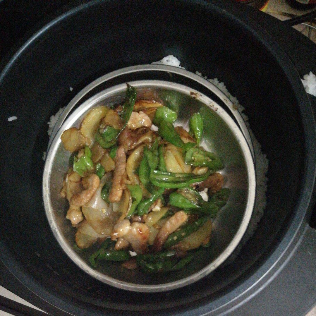 五花肉干煎土豆