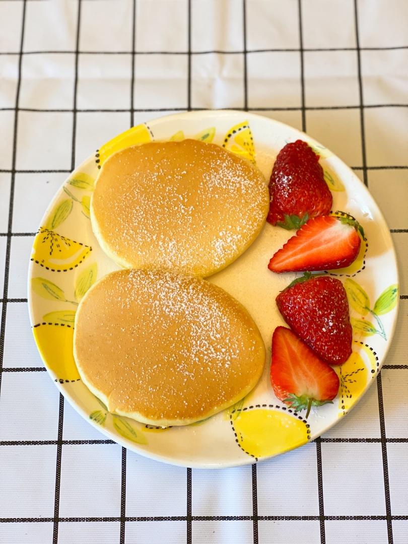 【减脂早餐】无油香蕉松饼（超简单）