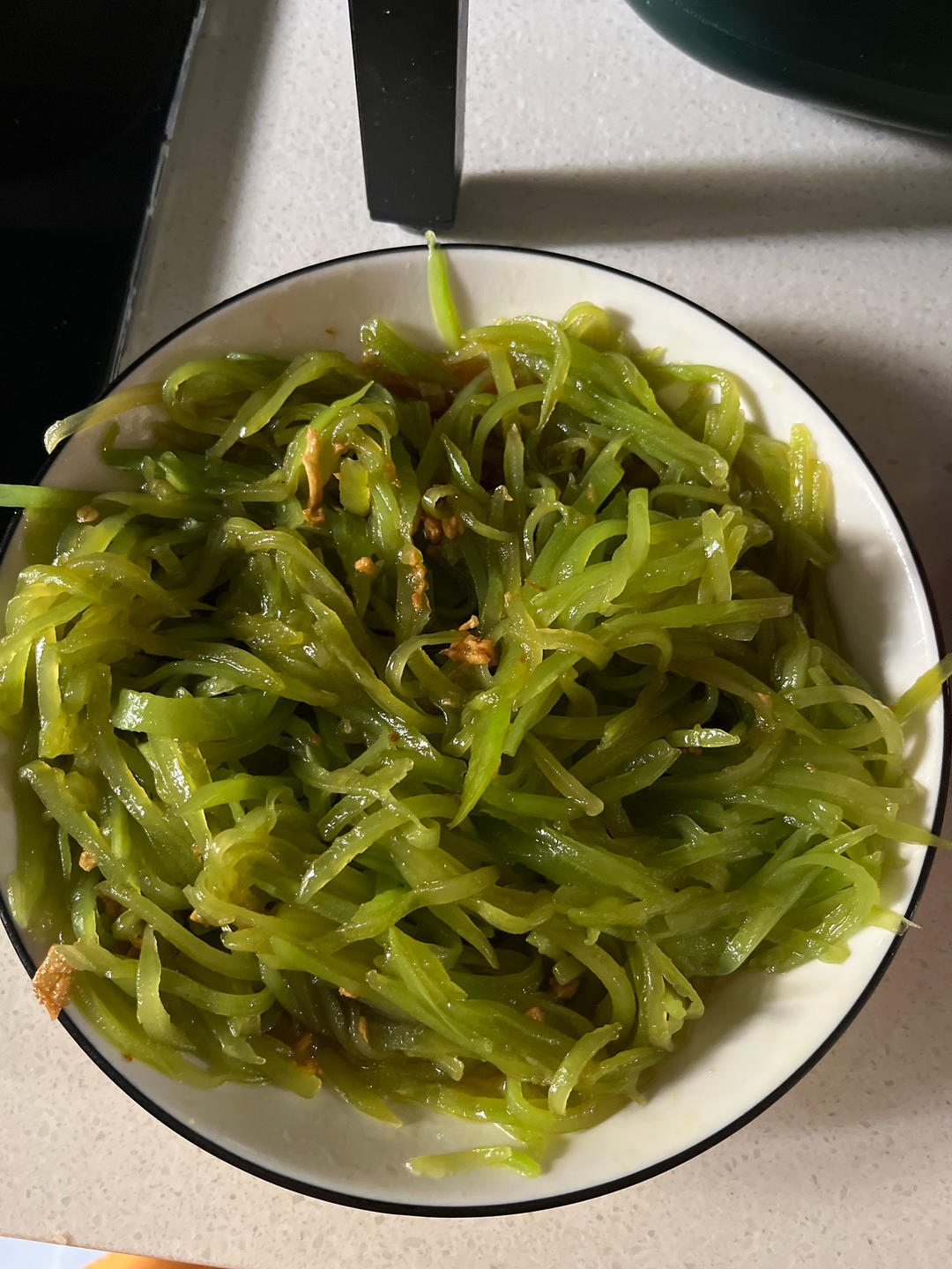 10分钟搞定的快手凉拌菜，清脆爽口的凉拌莴笋丝