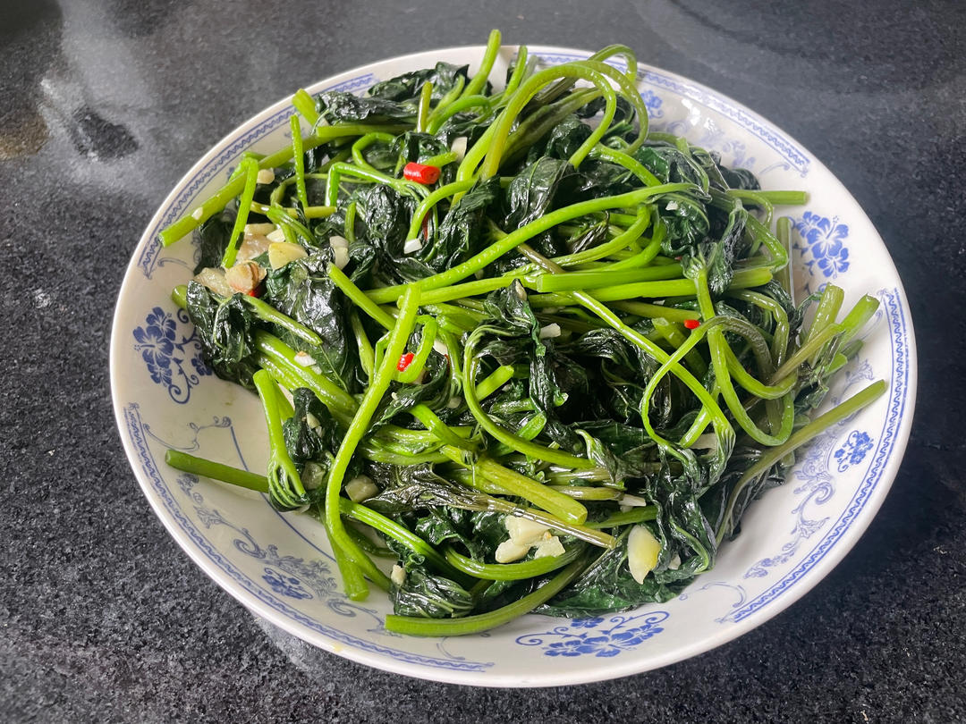 💥蒜蓉炒红薯叶