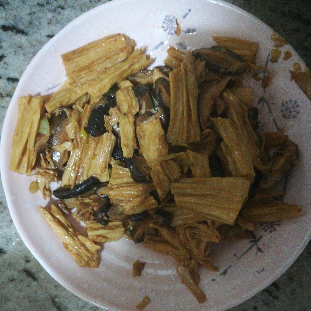 腐竹烧香菇