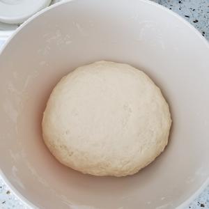 花样豆沙面包的做法 步骤3