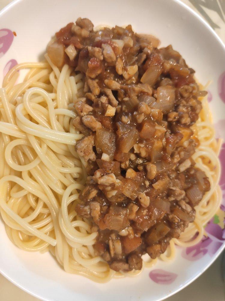蕃茄蘑菇肉酱意大利面