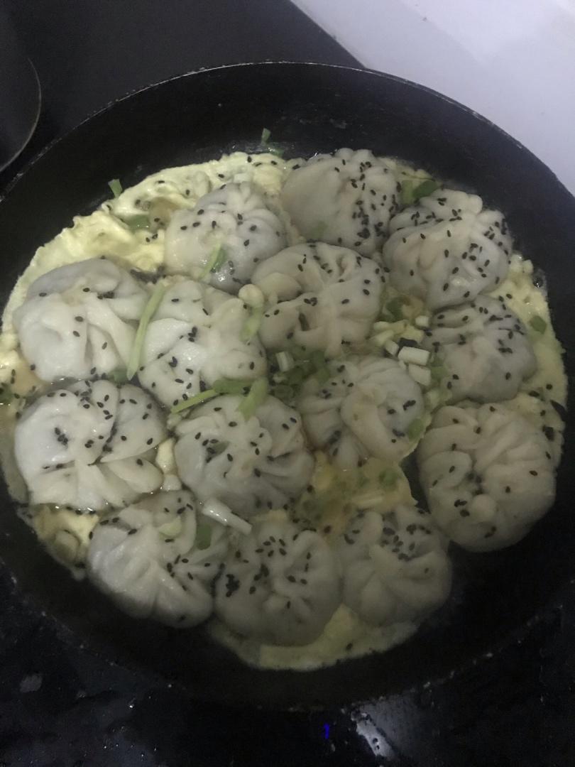 饺子皮版生煎包