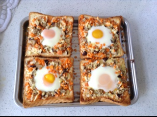 吐司太阳蛋披萨