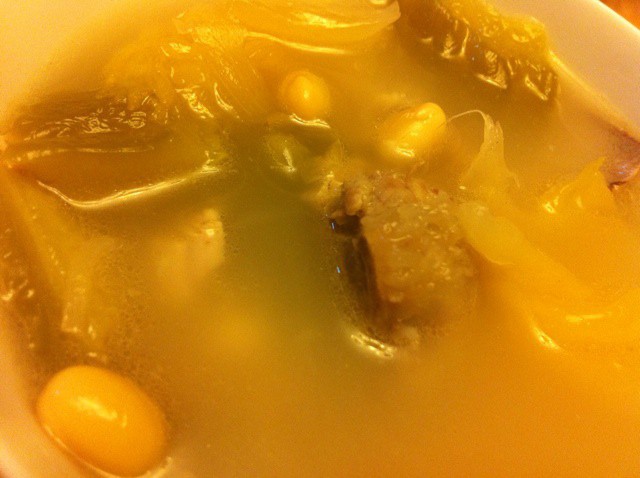 黄豆苦瓜排骨汤