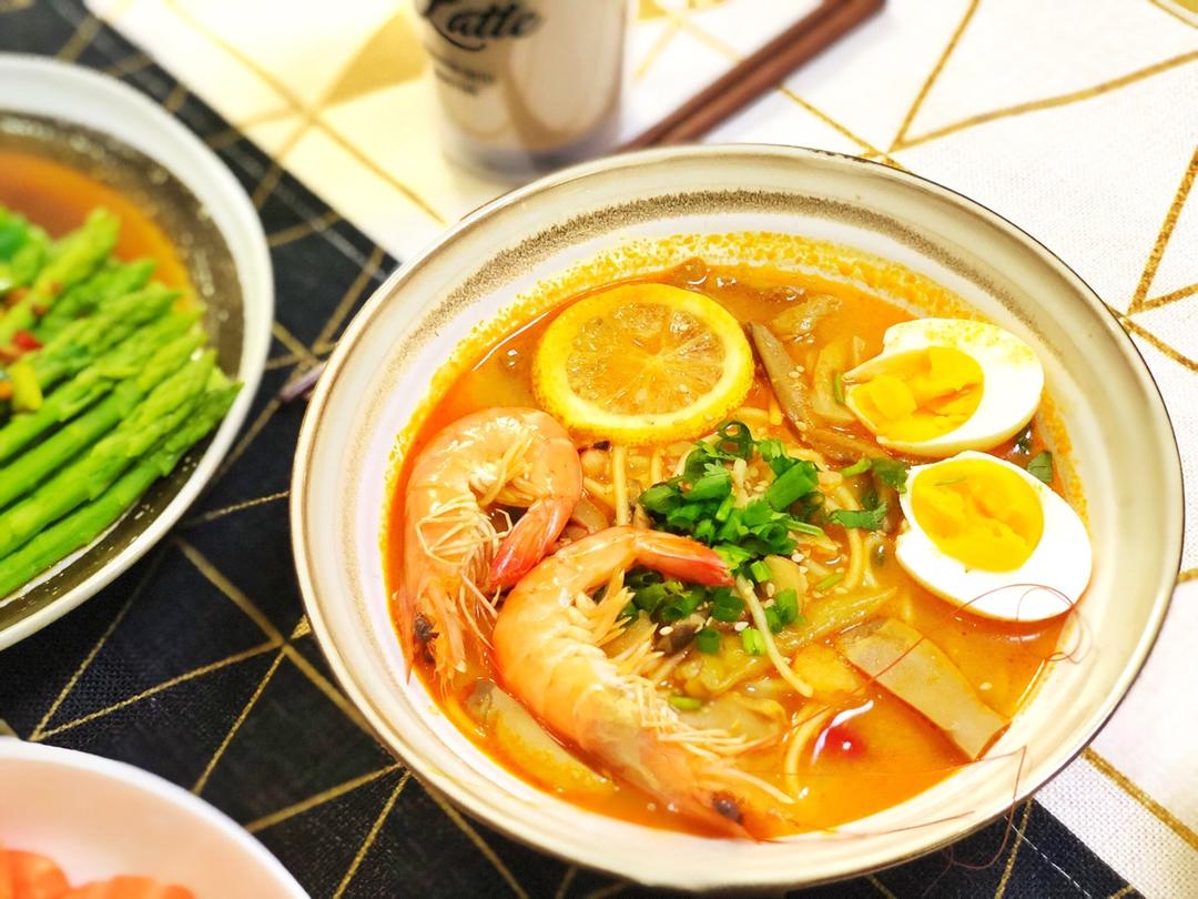 卖孩子买猴88做的冬阴功汤面