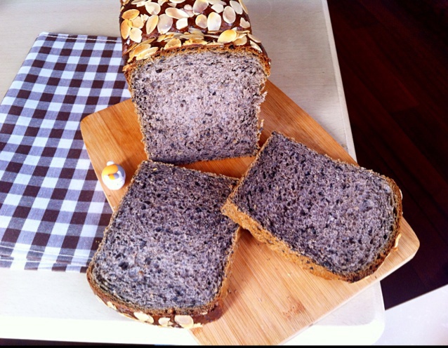 阿狸的三三做的黑芝麻小土司