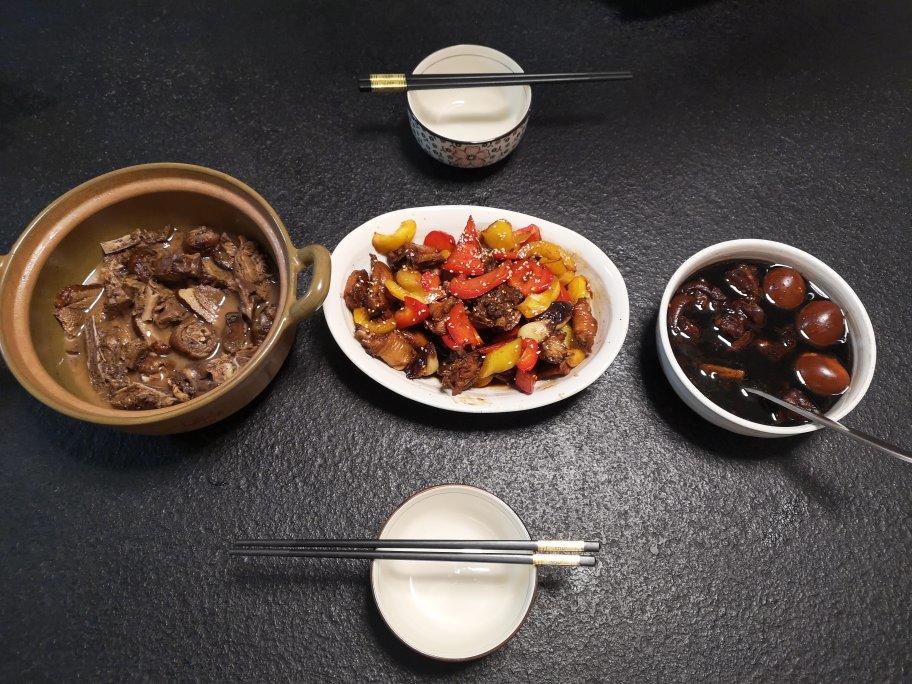 黄焖鸡（砂锅鸡/三杯鸡）