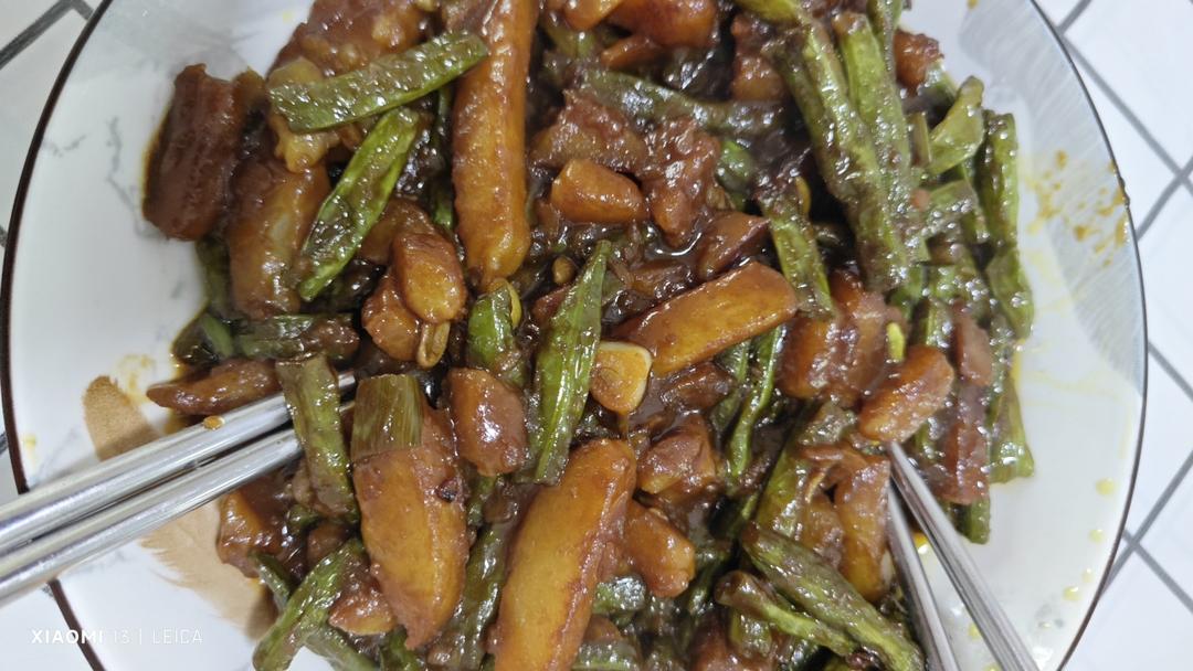 土豆焖豆角