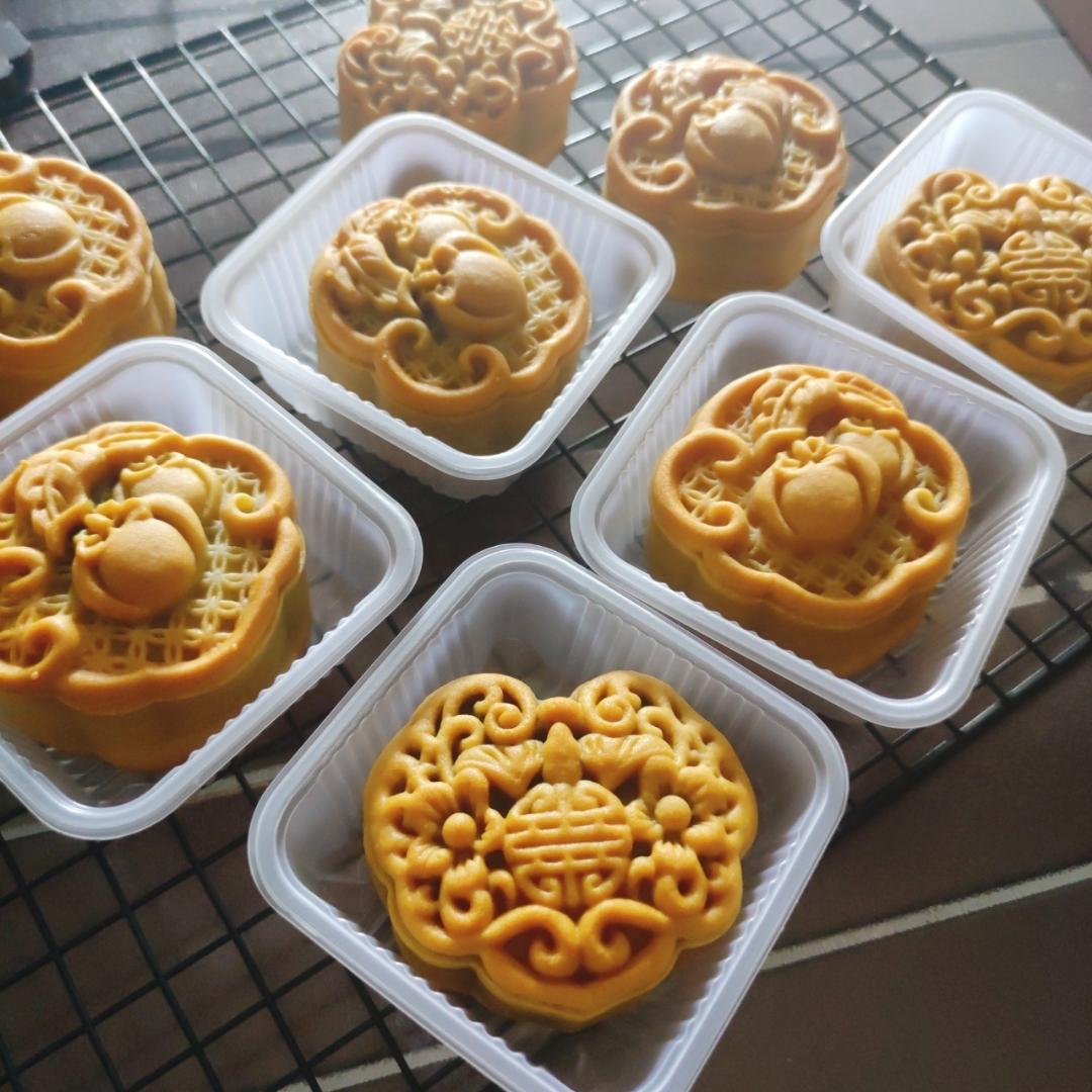 广式莲蓉蛋黄月饼/久吃不厌的经典组合