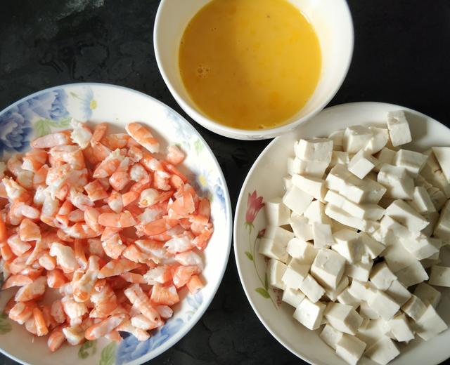 虾仁豆腐蛋花汤(适合小孩子喝)的做法