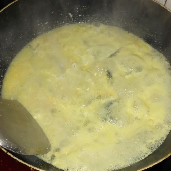 鸡蛋泥鳅汤的做法
