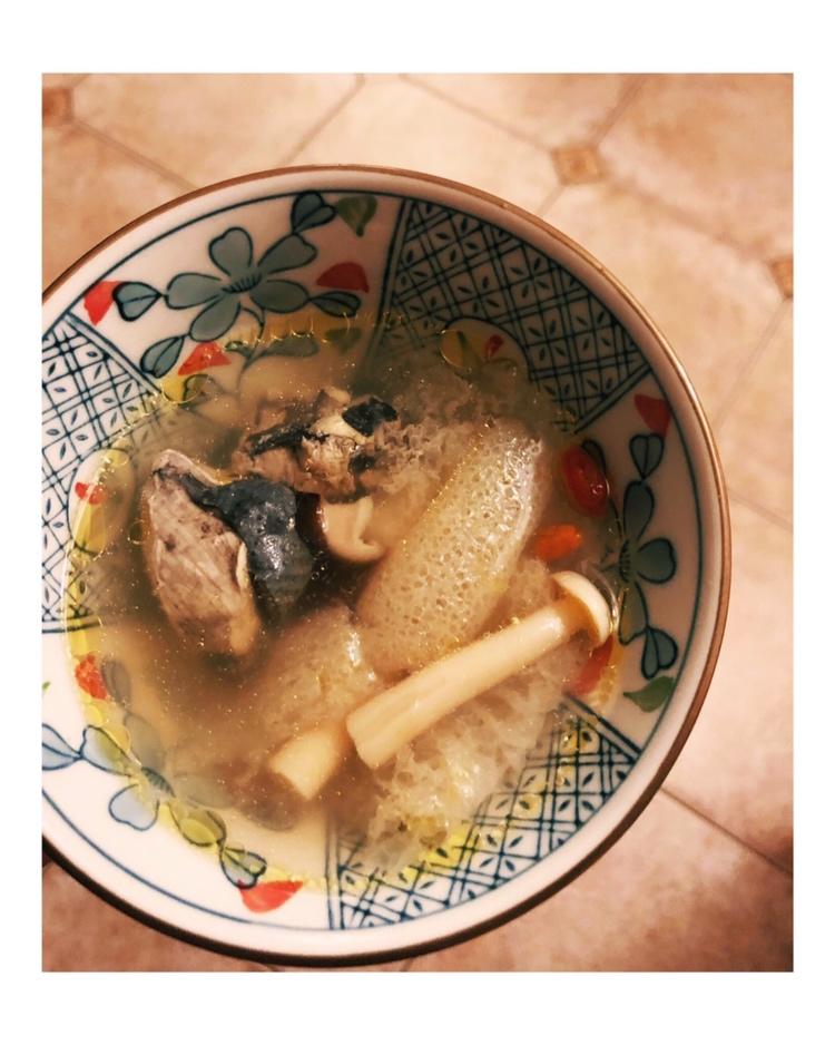 枸杞红枣乌鸡汤