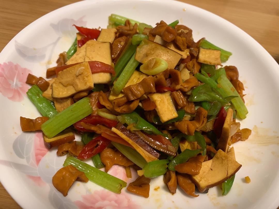 辣炒腊肥肠