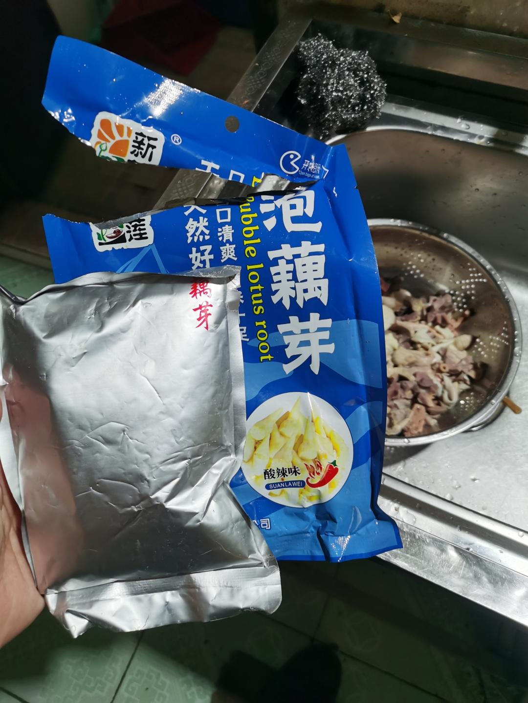 酸辣藕带鸡胗