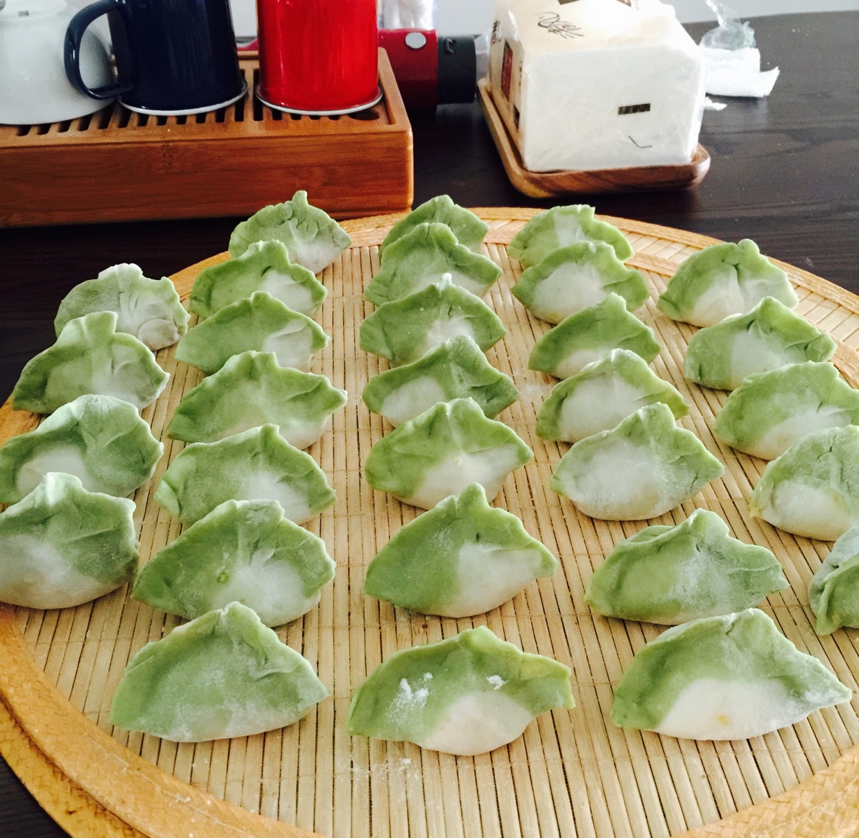 翡翠白玉白菜饺子详细版（附翡翠白玉白菜饺子包法，翡翠白玉饺子皮两种制法，面包机和面，翡翠白玉烧卖，各种馅料搭配）