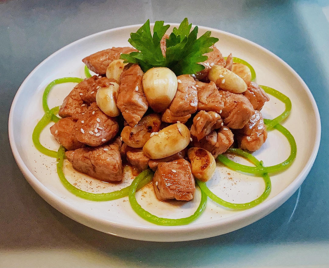 听起来就很好吃的黑椒蒜子牛肉粒