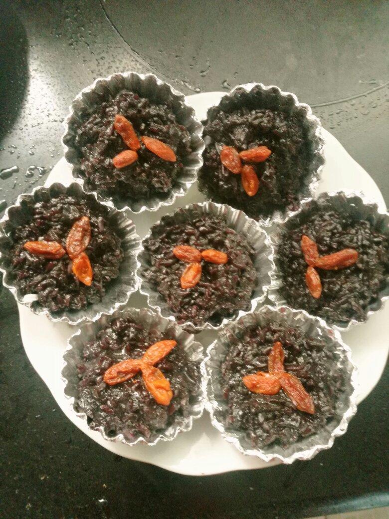 港式点心：黑米糕