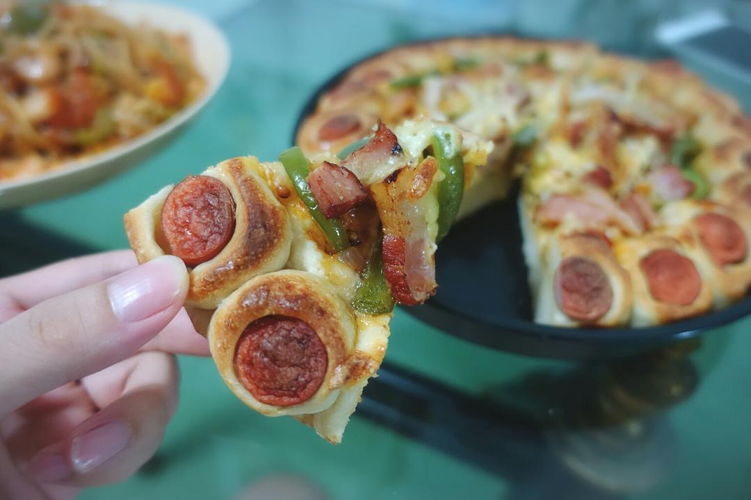 萨米肠蘑菇花边披萨