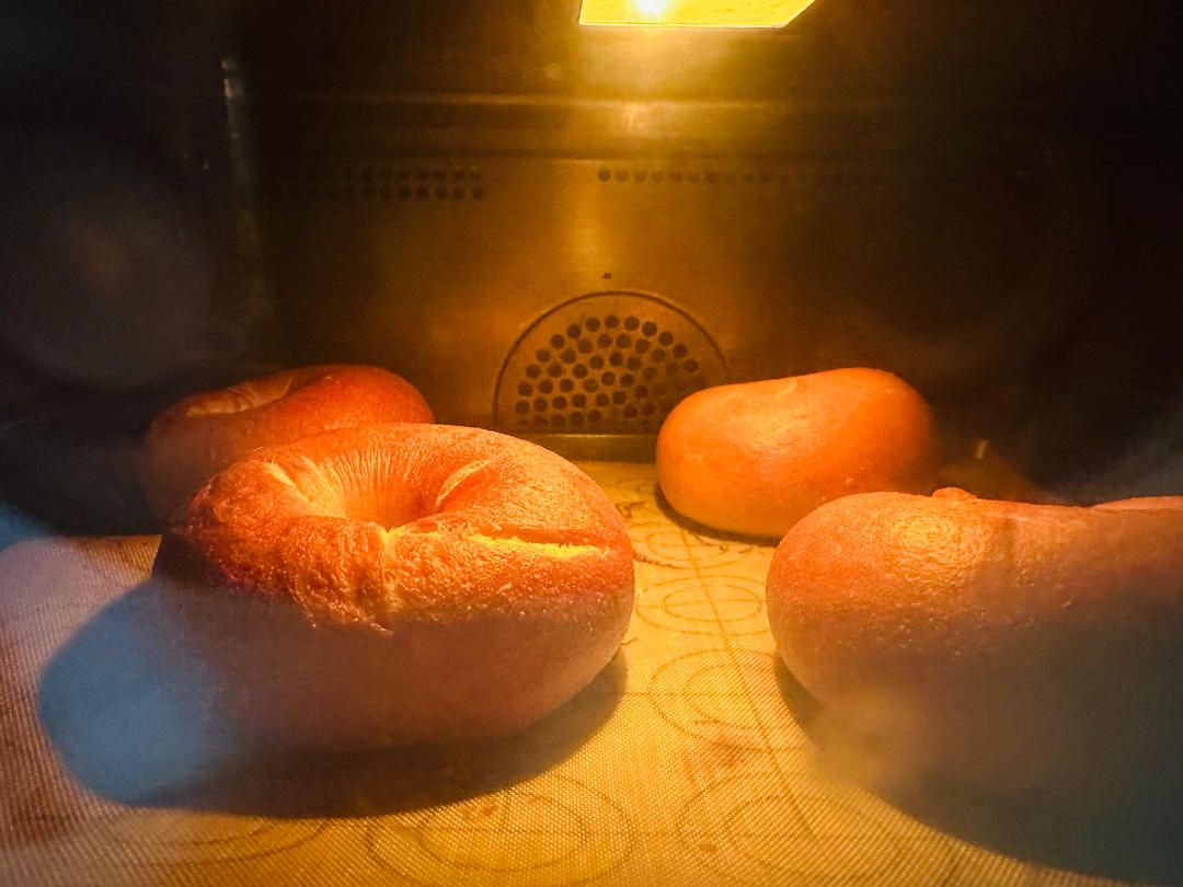 培根芝士碱水贝果