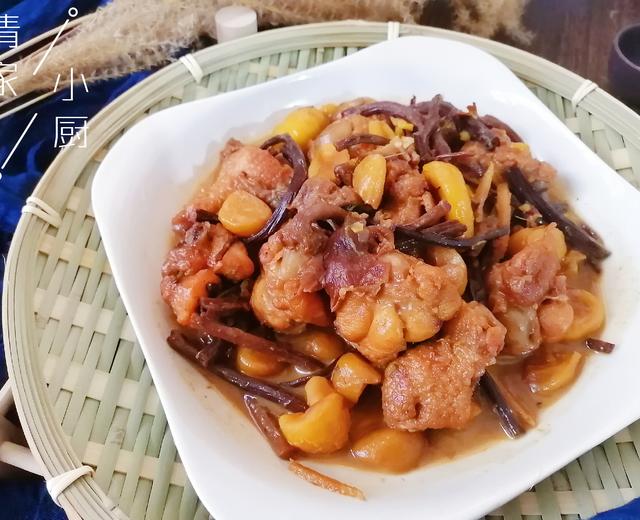 茶树菇栗子焖鸡块的做法