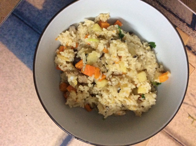 喷香排骨焖饭（爆好吃）