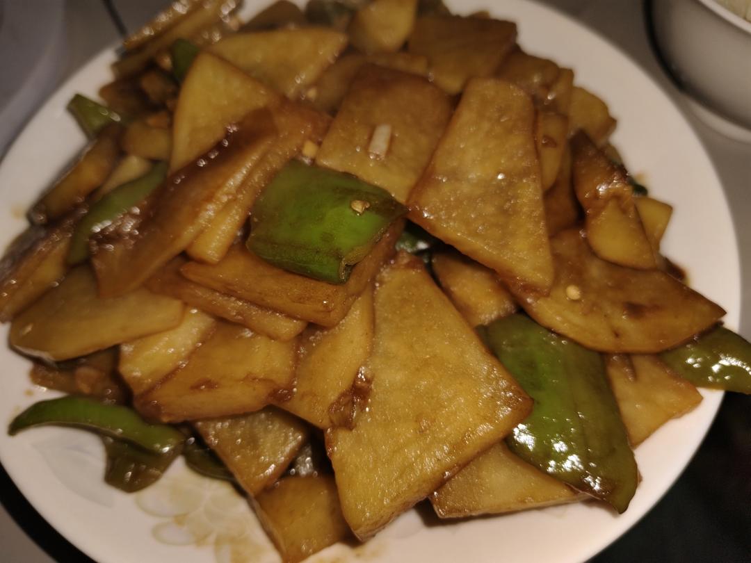 比肉都好吃的青椒炒土豆片😋简单又美味❗️