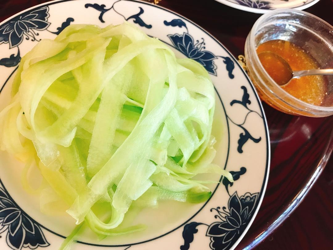 简单的高颜值~蜂蜜拌黄瓜