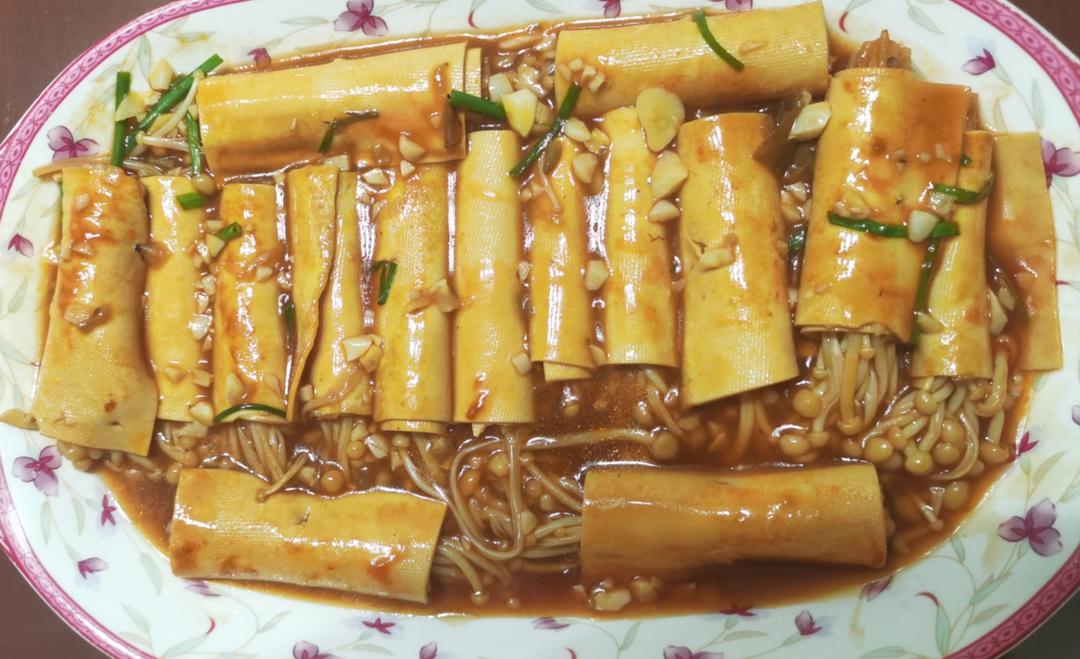金针菇豆皮卷