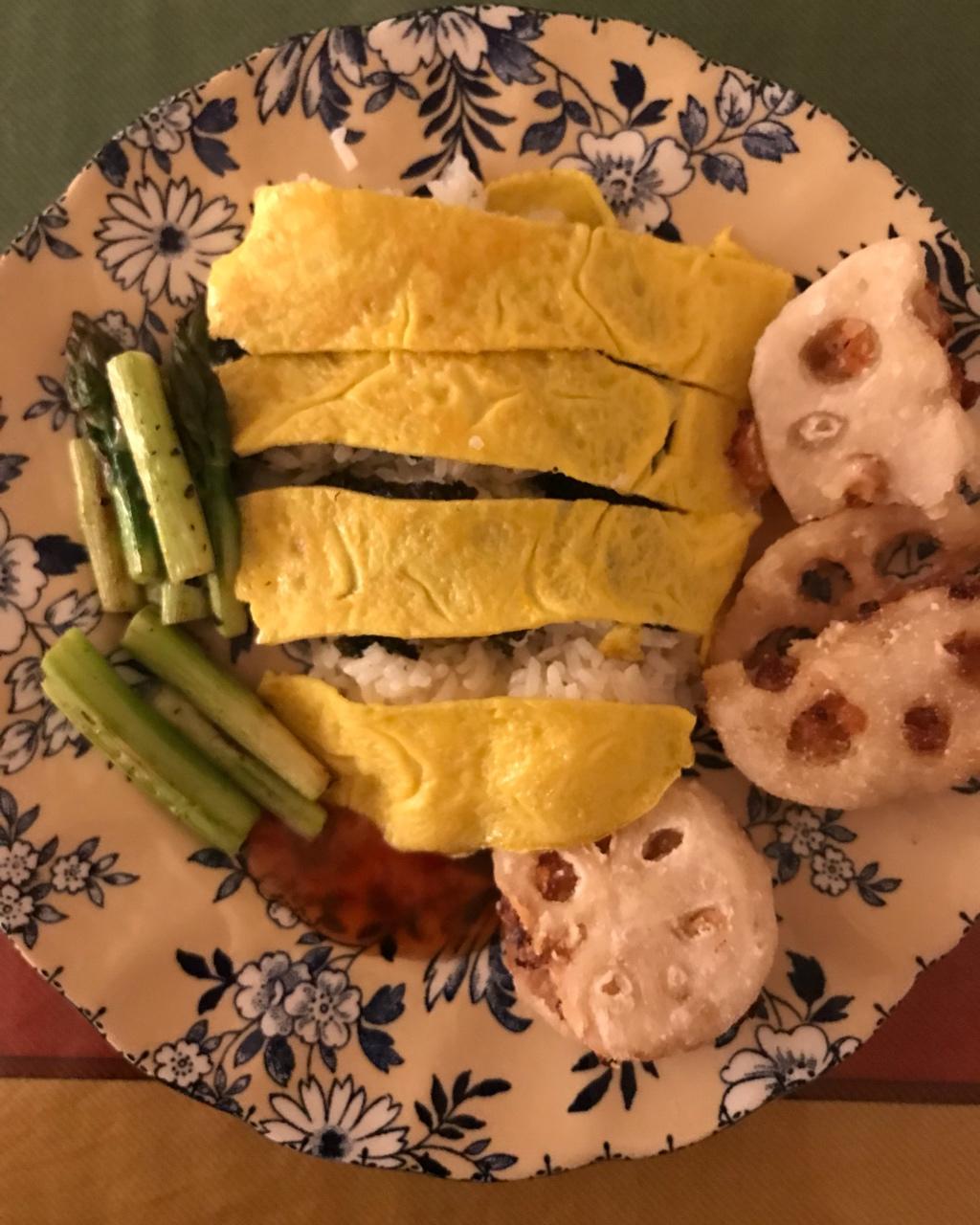 蛋包饭虾仁藕盒便当