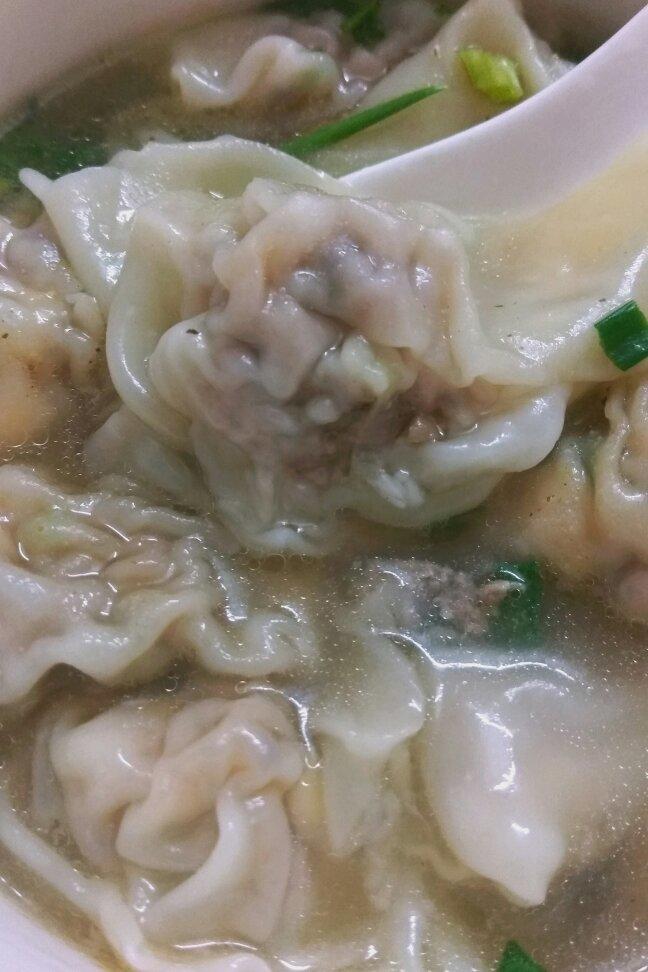 鲜肉虾仁玉米馄饨