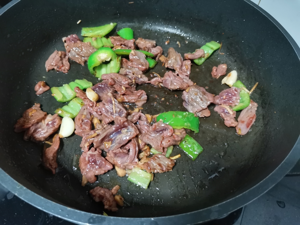 牛肉炒杏鲍菇的做法 步骤5